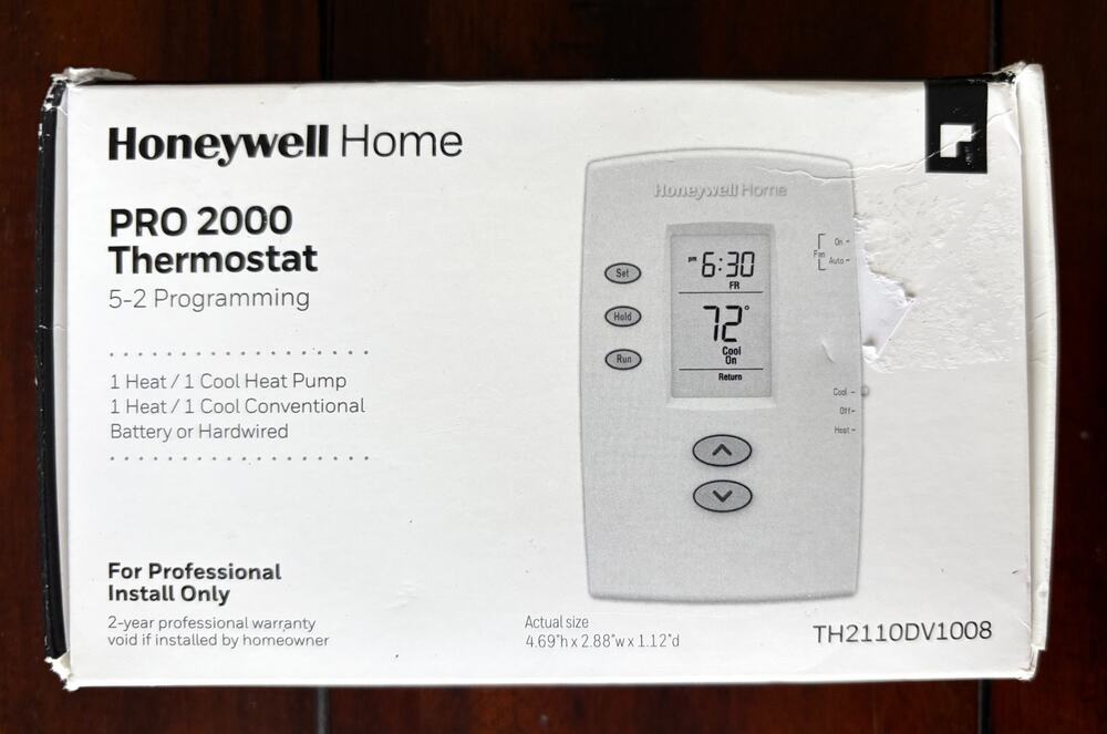 Honeywell Home PRO 2000 Thermostat (Model TH2110DV1008) 1 Heat, 1 Cool, NIB